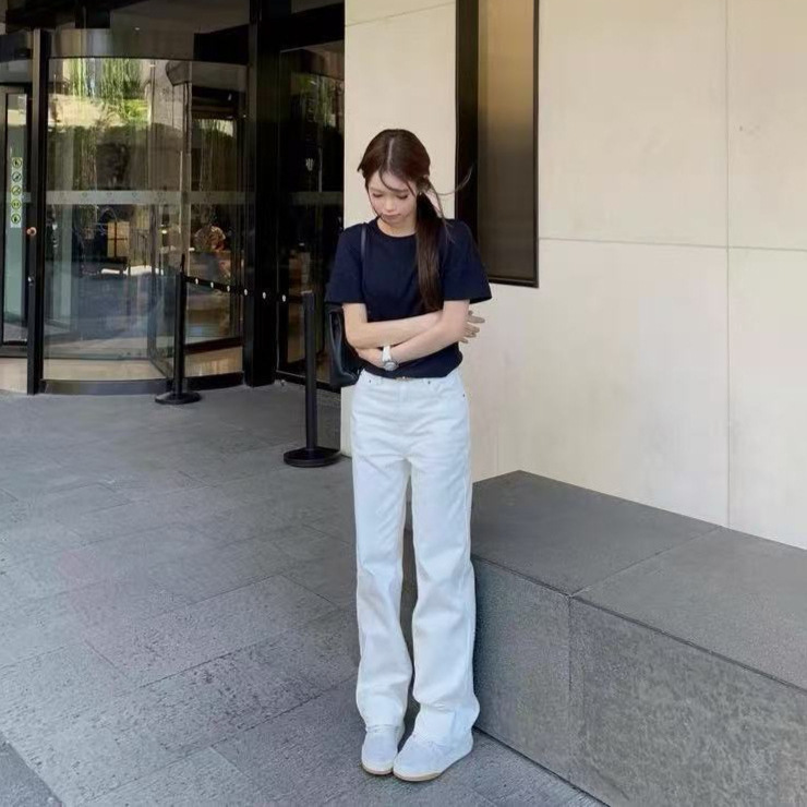 Good Fit, Must-Have Old Money Style Straight White Jeans for Women, Autumn and Winter, with a Brown Leather Belt, Slimming American-Style Long Pants Good Fit, Must-Have Old Money Style Straight White Jeans for Women, Autumn and Winter, with a Brown Leather Belt, Slimming American-Style Long Pants