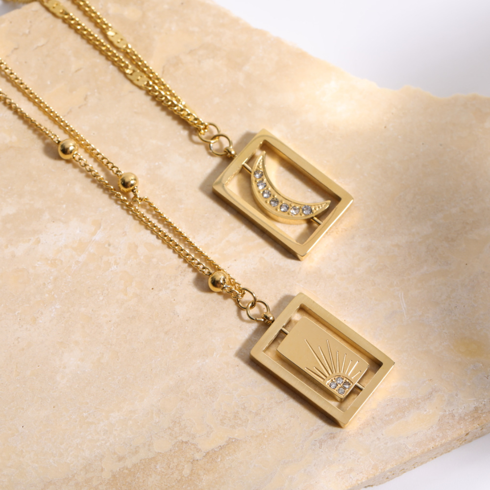 French Entry Lux Romantic Vintage Moon Sun Square Plate Pendant Necklace Embedded Zirconium XINGX Sw