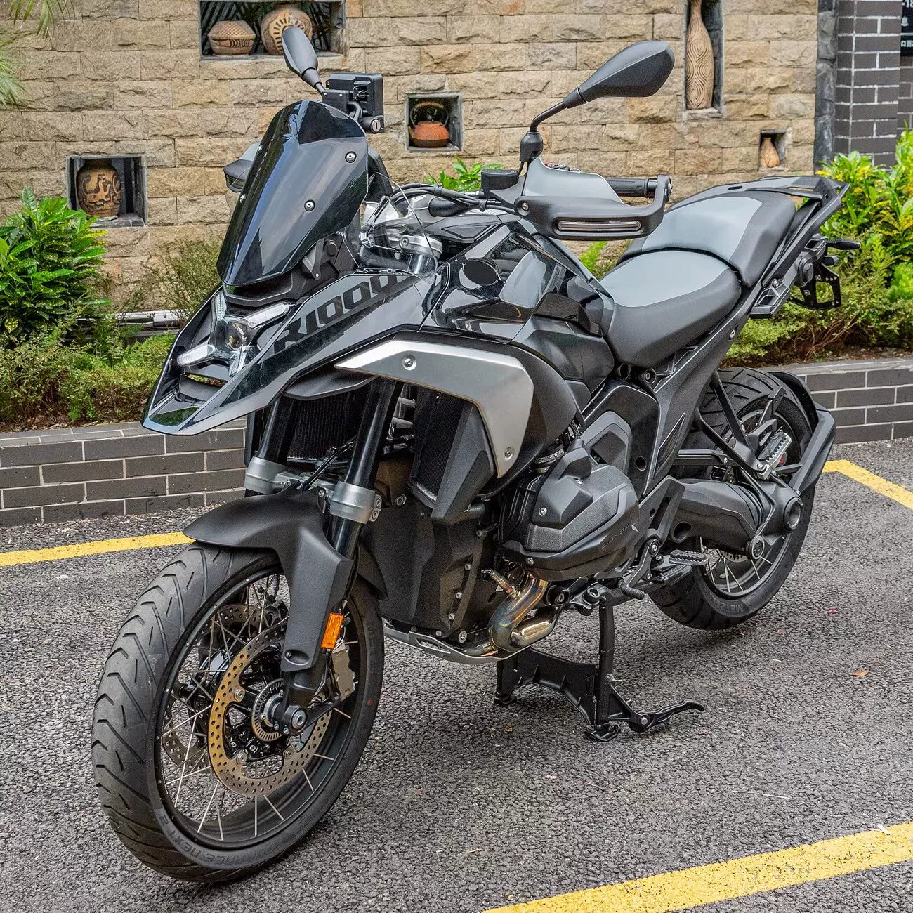 Подходящее переднее ветровое стекло мотоцикла для Ben-Tian HO CBR650R 19-25, модифицированное