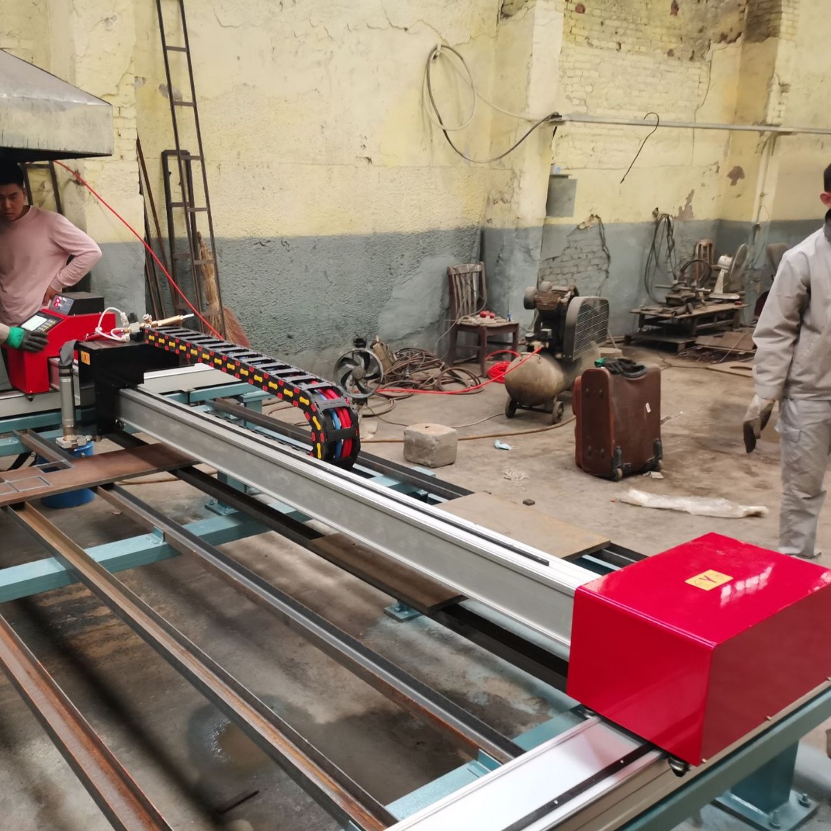 Máquina de corte CNC portátil de llama de plasma portátil ligera de doble propósito para corte de chapa de acero de metal de alta eficiencia y ahorro de energía