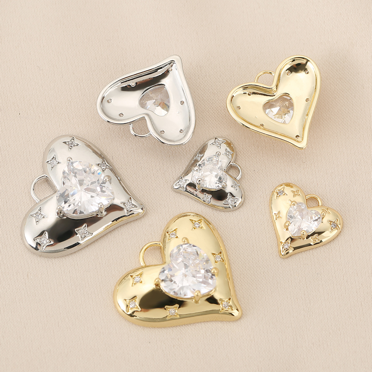 1 Pièce 1.4*1.4CM 2.2*2.2CM Le Cuivre Plaqué Or 18K Or Blanc Plaqué Forme De Cœur Pendentif display picture 4