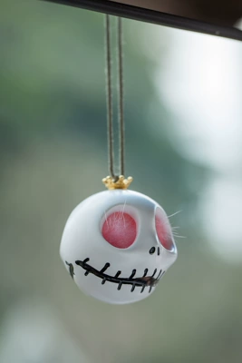 Cross-border car rearview mirror Halloween swing pendant car decoration supplies skull Creative Car pendant (Car hanging) - white