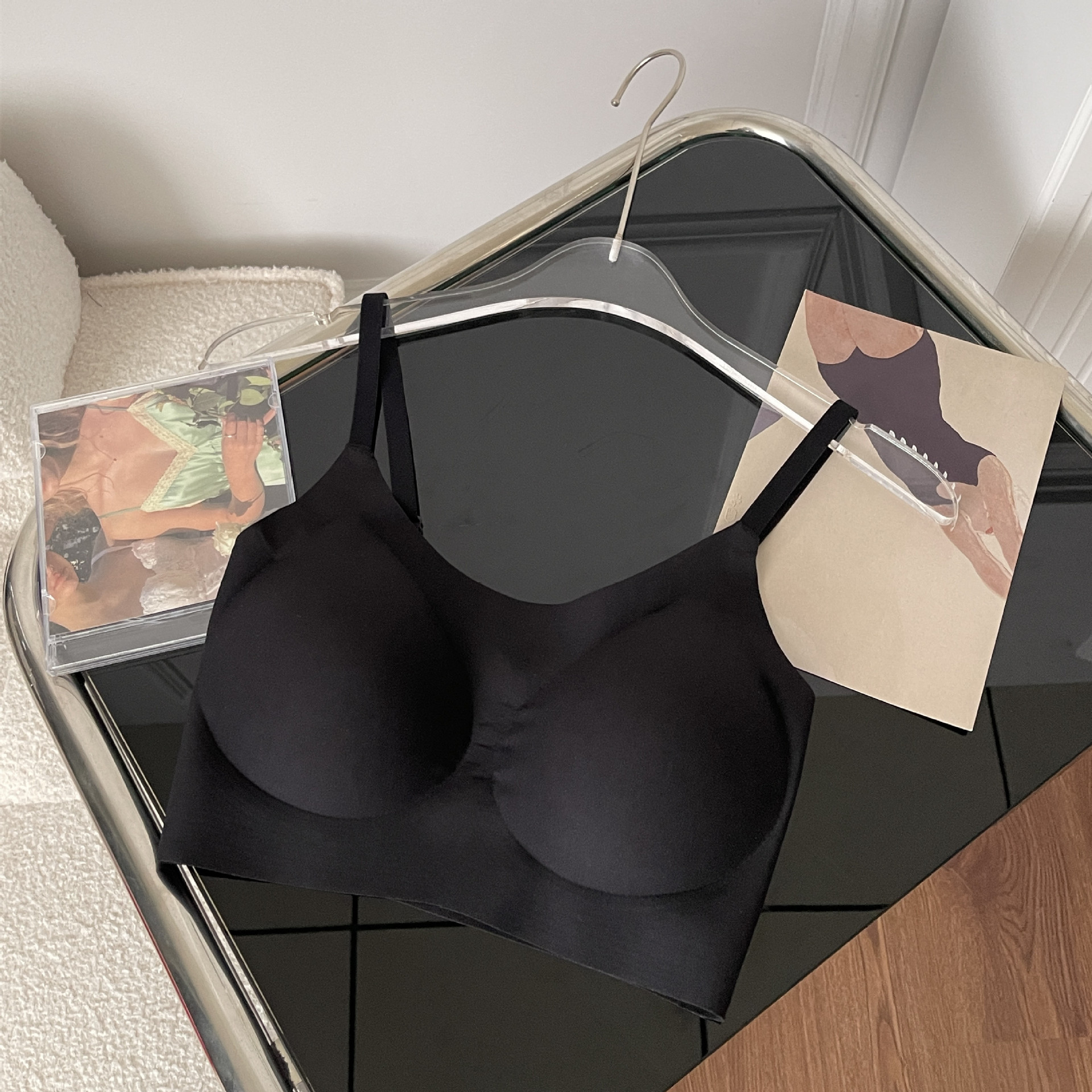 2024 nuevo sujetador de elevación anti-gravedad inalámbrico sin costuras temperatura fija completa super suave ajuste ropa interior transpirable para mujeres