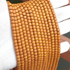 オリーブの核はまっすぐに桶の玉を切ります。