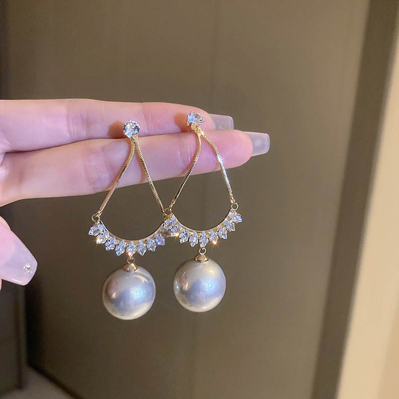 Fashion Geometric Copper Inlay Artificial Pearls Zircon Drop Earrings 1 Pair