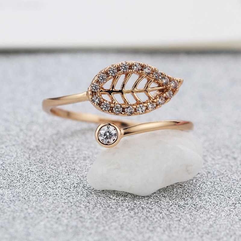 ����ʱ��С���¼�Լ������Ҷ����Ů����ָ�ٴ�¸���β��ѧ��