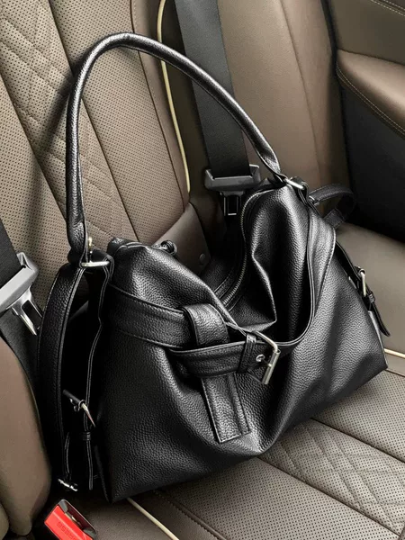 Korean Style Large-Capacity Versatile Hot Girl Motorcycle Bag, Personalized Fashionable Handheld Tote Bag, Casual Commuting Shoulder Crossbody Bag