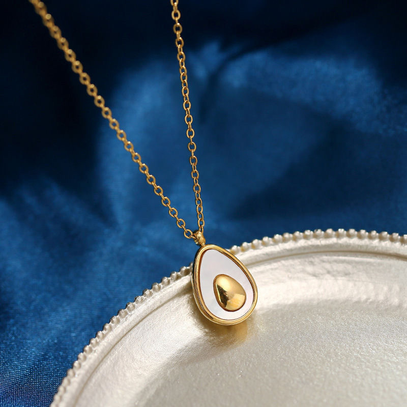 Avocado Pattern Casual Simple Style Avocado Titanium Steel Plating Inlay Shell Pendant Necklace