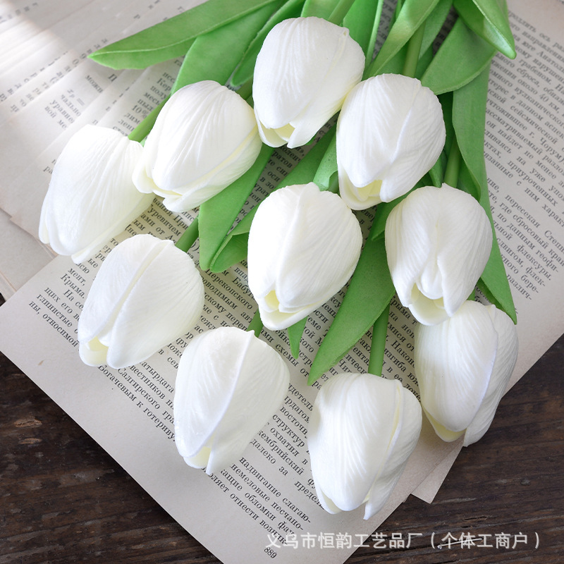 유백색