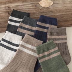 Socks men's mid-calf socks autumn and winter men's sweat-absorbent breathable long socks Japanese sports ins trendy black and white men's socks wholesale