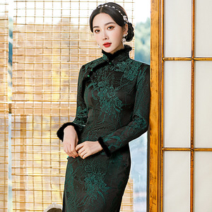 Chinese dress qipao dark green cheongsam Stand-up collar disc buckle fur edge retro elegant long cheongsam