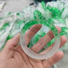 厂家批发翡翠B货白底青手镯翡翠飘阳绿玉手镯翡翠玉手镯飘绿阳绿