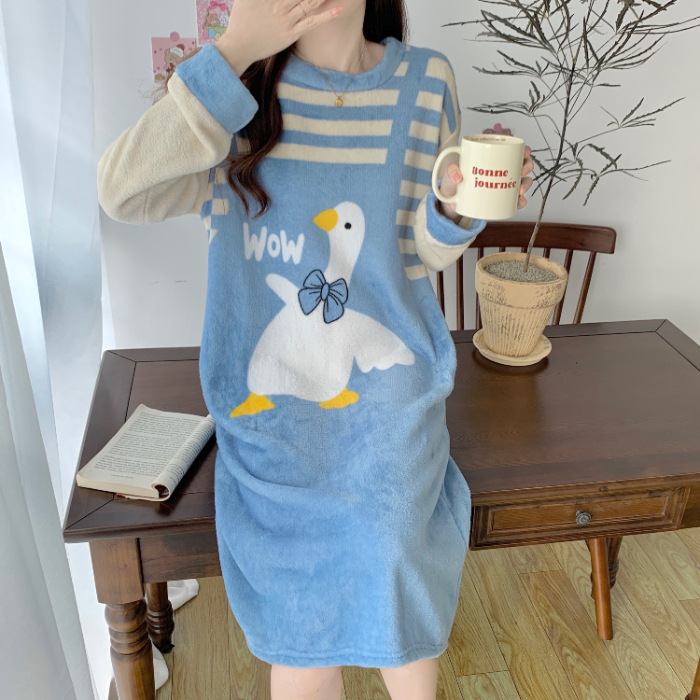 Pijamas de mujeres otoño invierno de franela lindo dibujo animado 2023 nuevo coral de lana gruesa falda cálida ropa para el hogar