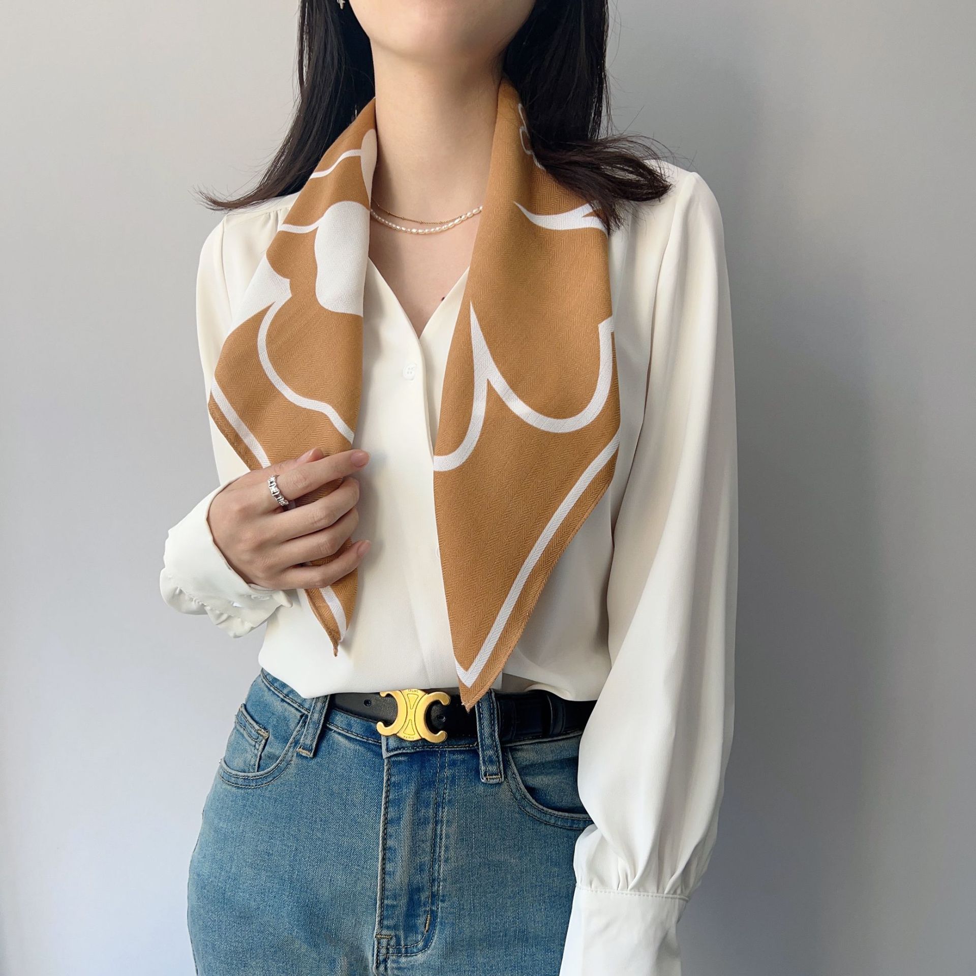 Pañuelo pequeño cuadrado de imitación de seda y lana 68, nuevo pañuelo floral de primavera, pañuelo decorativo de moda de alta gama para mujer, regalo para mamá