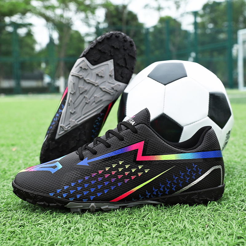 2025 nuevos zapatos de fútbol antideslizantes de clavos largos zapatos de entrenamiento deportivo para hombres y mujeres zapatos deportivos adolescentes al por mayor