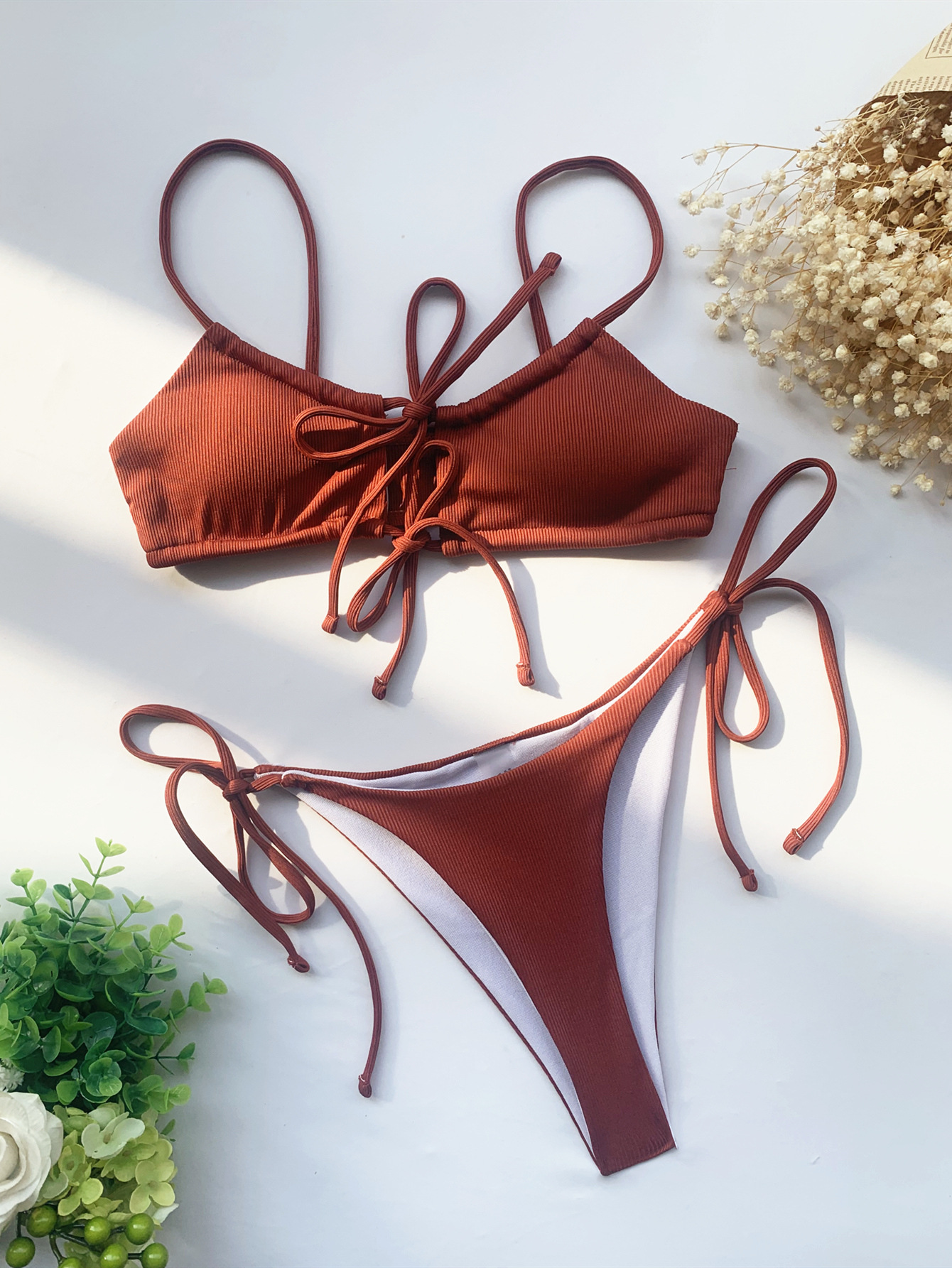 Conjunto de 2 piezas de bikini con cordones en color liso NSCSM112655