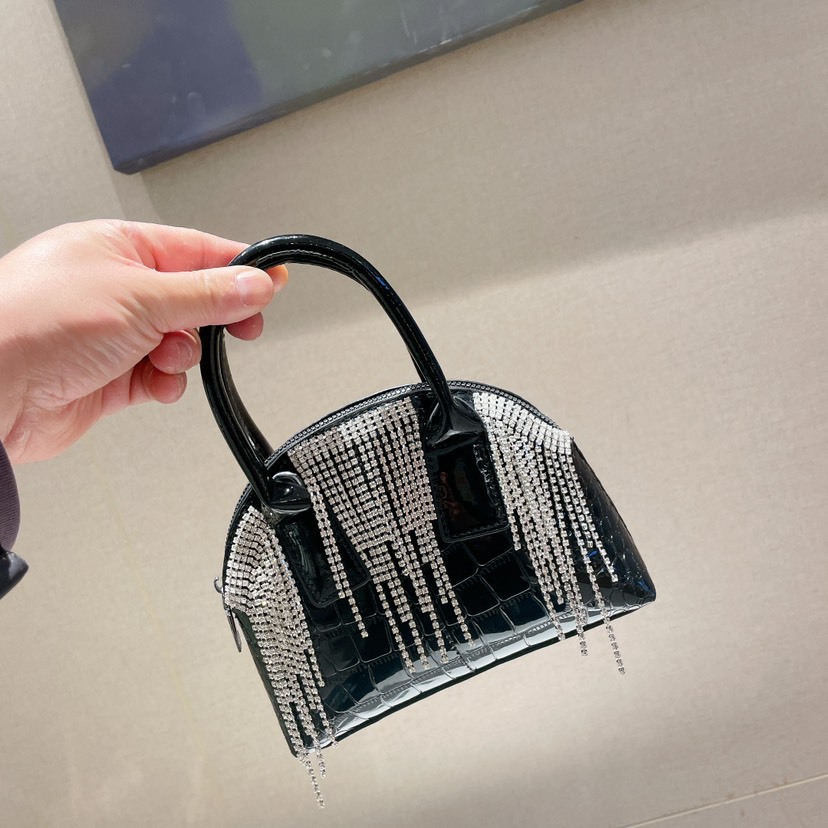 Sac transfrontalier pour femmes, nouveau filet coréen rouge, petit strass frais, chaîne à pompon, sac à bandoulière portable, messager, 2023_voghion.com