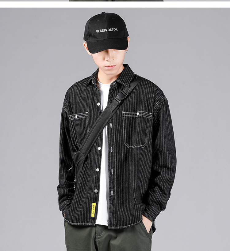 2023 Frühjahr Neues lässiges Jeanshemd mit Polokragen und schwarzen vertikalen Streifen, lockerer Jeanshemdmantel für Männer und Jugendliche_voghion.com