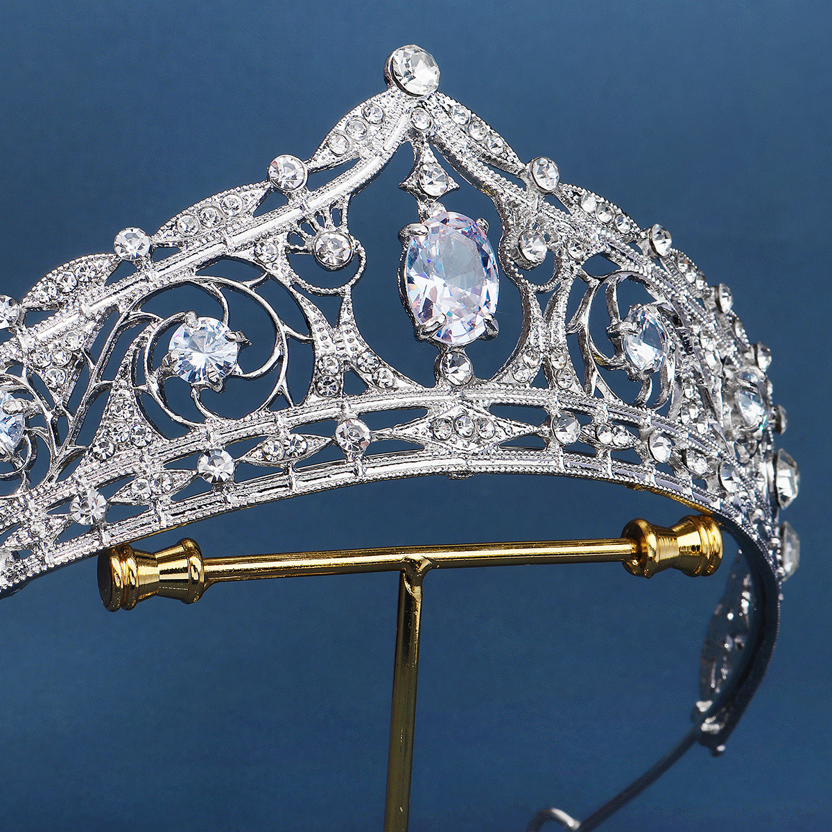 Fashion Crown Alloy Inlay Rhinestones 1 Piece