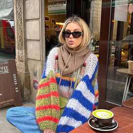 Color blocking round neck long sleeved top撞色圆领长袖上衣女