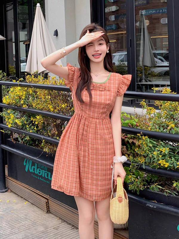 小さなフライングスリーブチェック柄ドレス女性の夏の 2025 新しいフレンチレトロリボン小柄なデザインスカート|undefined
