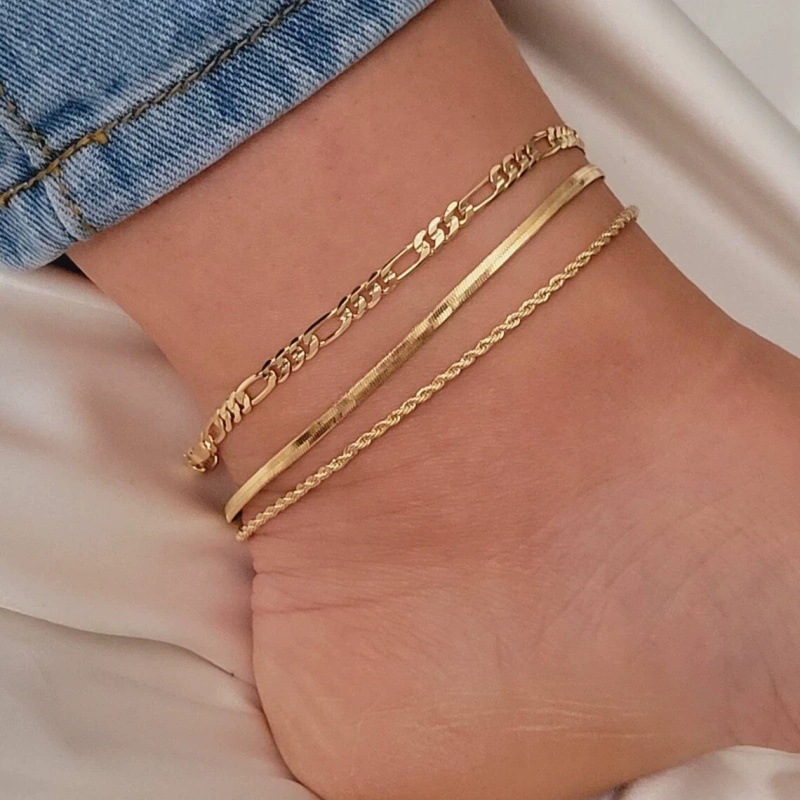 Europa y los Estados Unidos transfronterizos bohemios de viento plano cadena de serpiente torbellino de tres piezas conjunto de cadenas de tobillas multicapa de arena de verano para mujeres