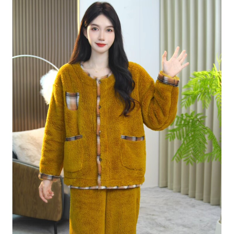 Christmas Sweet Lamb Wool Coat for Women, Fashionable Winter New Style, Petite Short Thick Warm Sheepskin