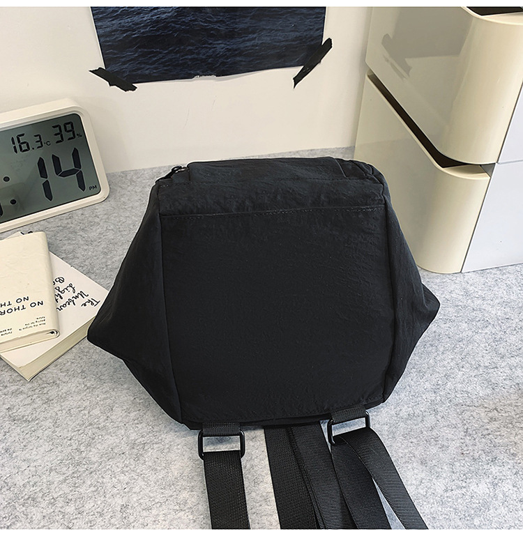 Unisex casual large-capacity crossbody bag, sporty casual student backpack, fashionable and versatile commuter single-shoulder bag undefined