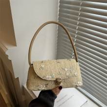 草编时尚洋气2024秋季上新蕾丝绣花新款清新个性草编单肩腋下女包