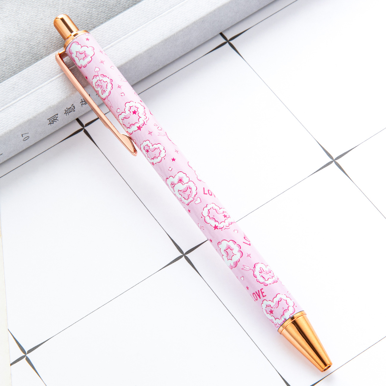 Nuevo Día de San Valentín empuje pluma linda chica corazón estudiante de Metal bolígrafo amor multi-color de transferencia de calor pintura película pluma