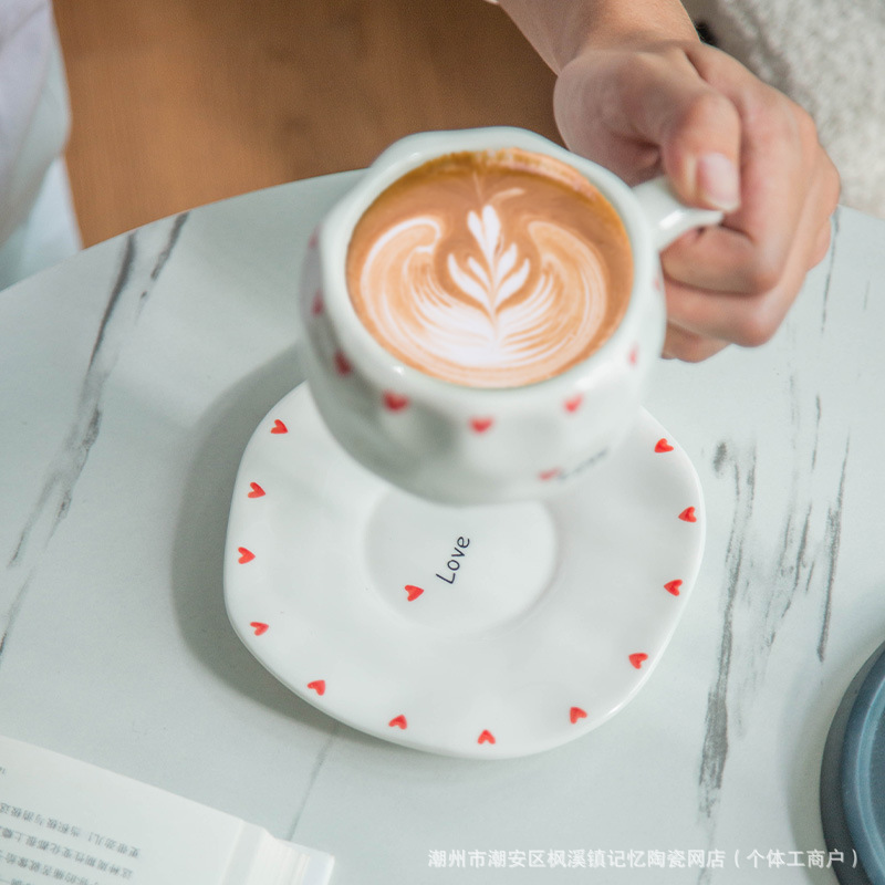 Taza de cerámica irregular pellizcada a mano de color bajo vidriado, oso pintado a mano, naranja, tulipán, taza de café de nube blanca