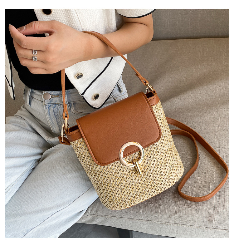 Women's Medium Straw Color Block Basic Vacation Round Lock Clasp Shoulder Bag Crossbody Bag Straw Bag display picture 3