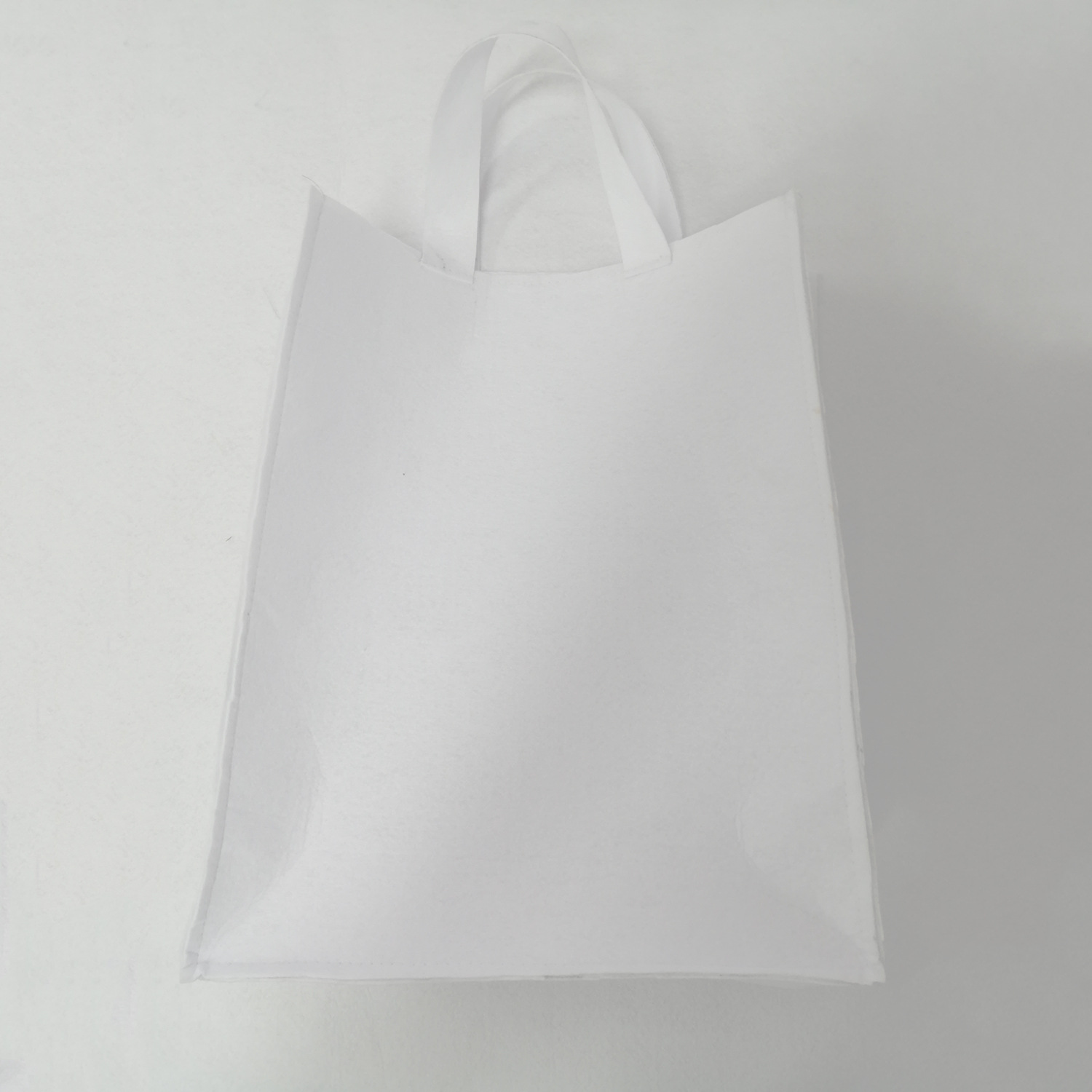 厂家供应，供货充足，无纺布手提袋，