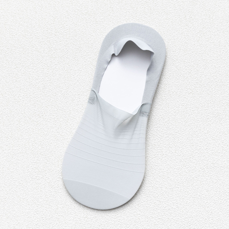 Calcetines invisibles de verano de los hombres calcetines delgados de seda de hielo a rayas finas de corte bajo de silicona antideslizante talón simple barco Calcetines