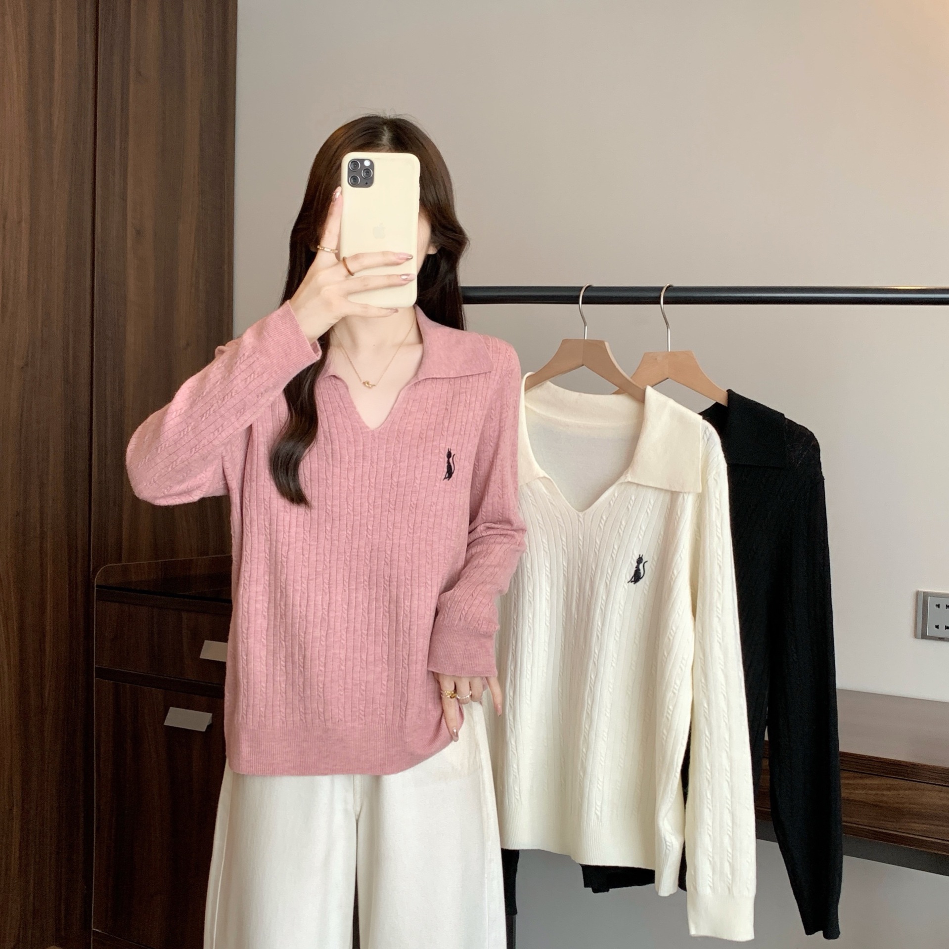 Real shot of 2026 autumn plus-size women's polo collar embroidered knit sweater with a soft and stylish design 68665