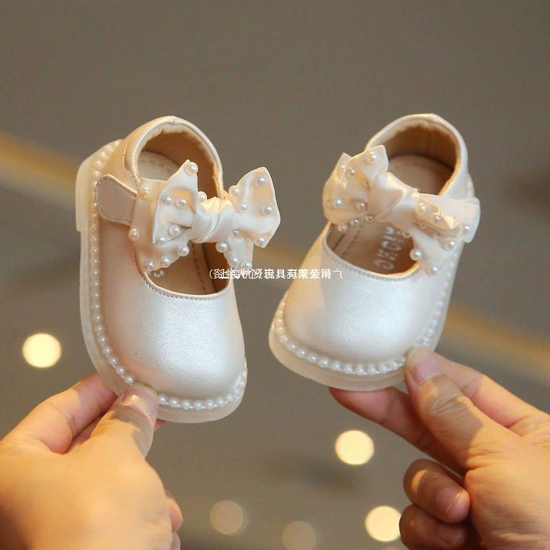 Кожаная обувь для маленьких девочек, маленькая принцесса, мягкая нескользящая подошва, детская летняя детская обувь для детей одного года, весенне-осенняя детская обувь для малышей
