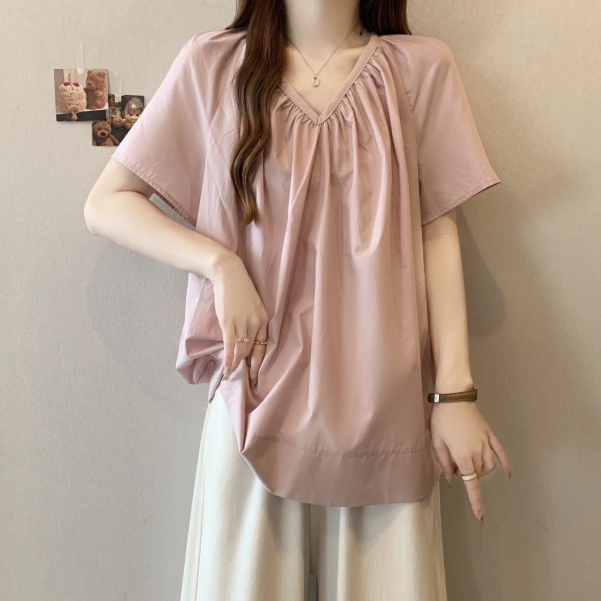 Plus Size Design V Neck Right Shoulder Short-Sleeved Shirt for Women Summer 2025 New Fat mm Loose Slimming Look Flesh-Covering Top