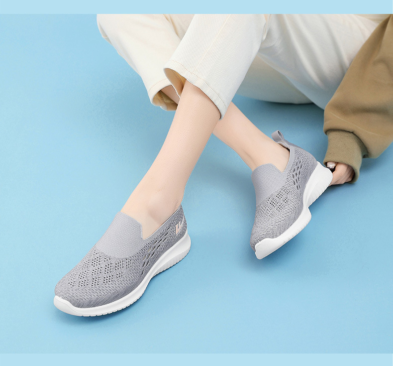 Huili Women's Shoes 2026 Spring New Model Mom's Shoes, Comfortable Slip-On Cloth Shoes For Middle-Aged And Elderly, Walking Shoes For Seniors_vogvips.com