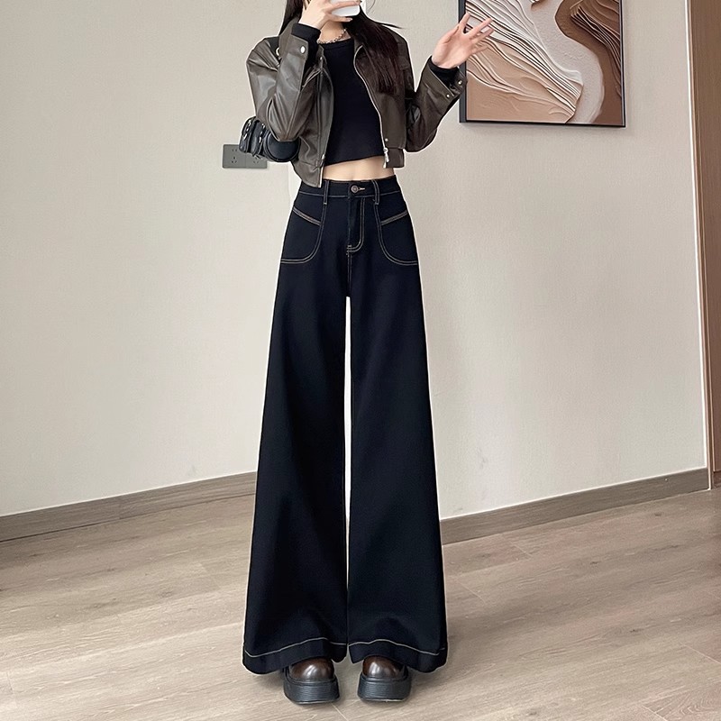 黒のワイドジーンズの女性の腰の高いズボンはゆったりしています。|undefined