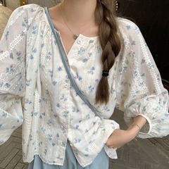 小清新砕花長袖シャツの小柄でゆったりしていて、やせています。丸首の甘い少女感のシフォンシャツのデザイン感があります。