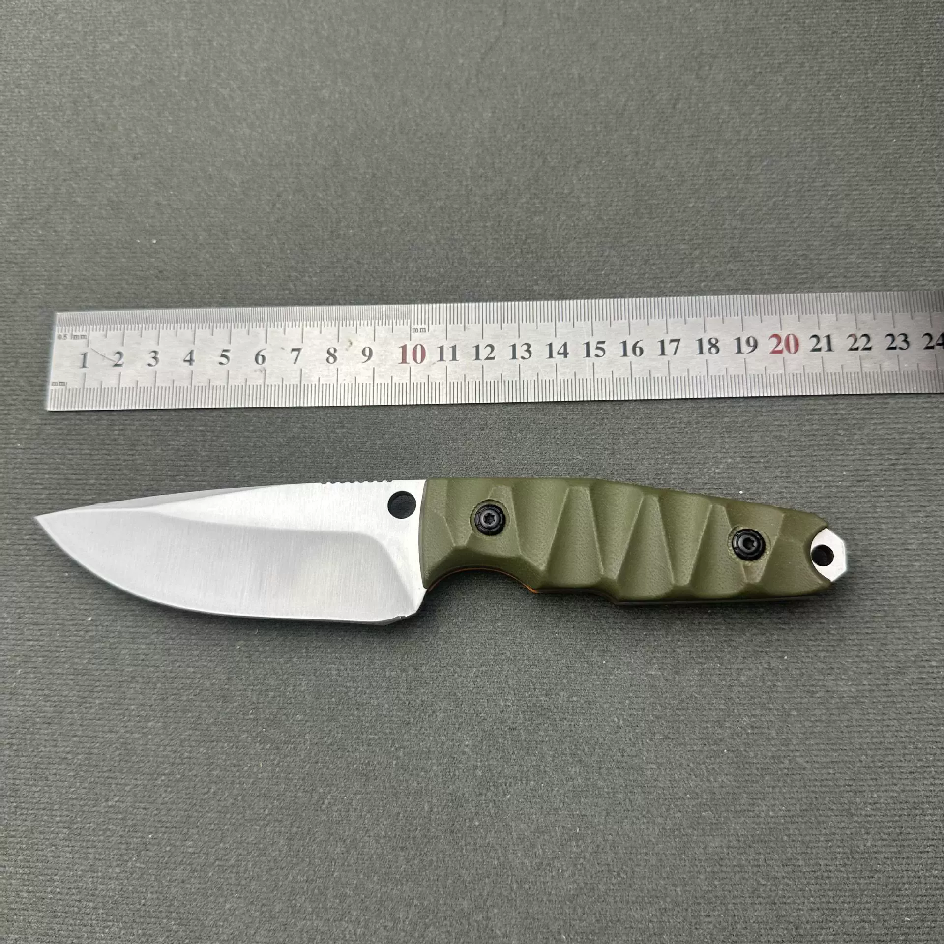 Handheld travel sharp durable blade, non-slip handle, belt, buckle, knife