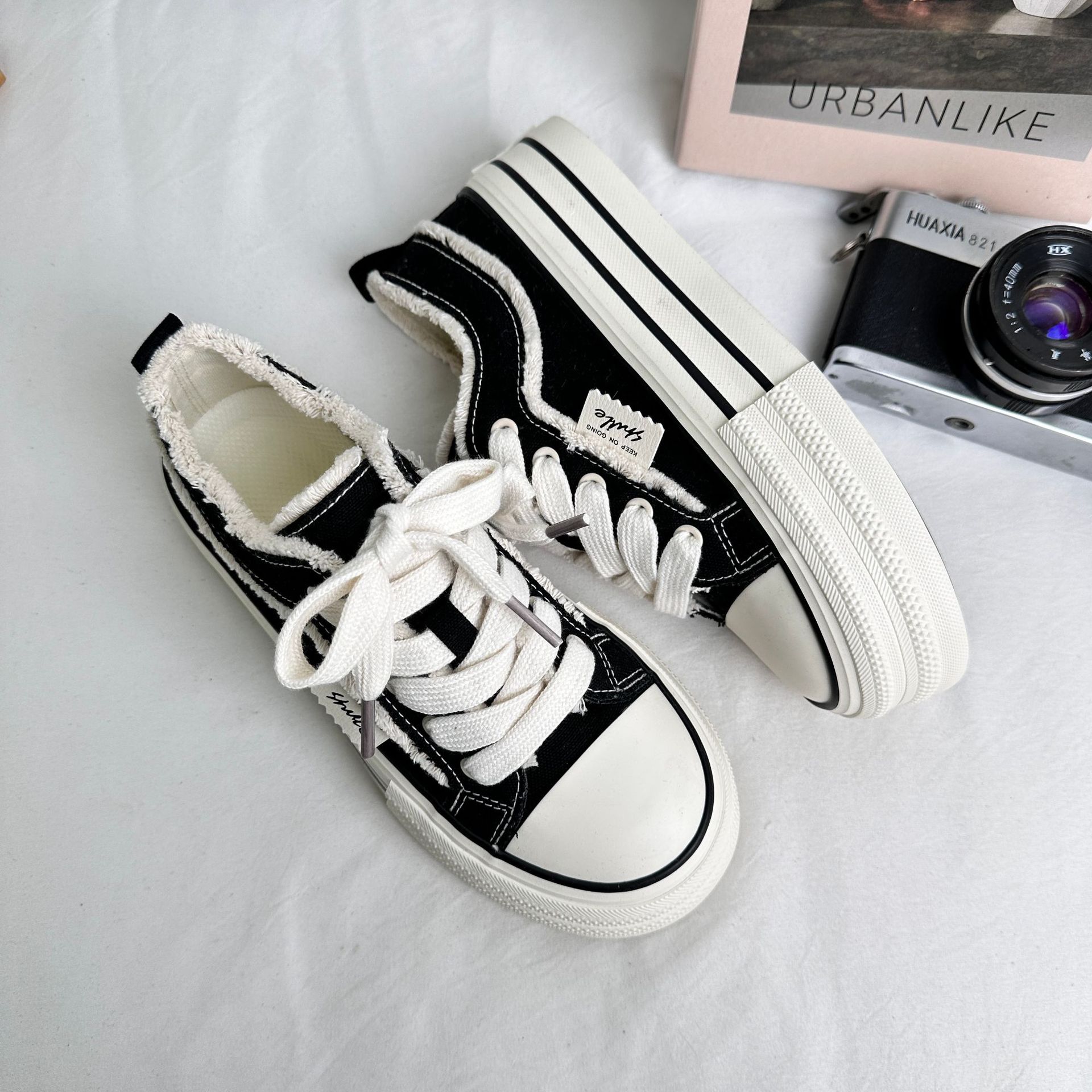 Yuanbo 2025 primavera y verano nuevos zapatos de lona de suela gruesa para estudiantes, zapatos casuales de todo fósforo, borlas, zapatos de mujer de tendencia