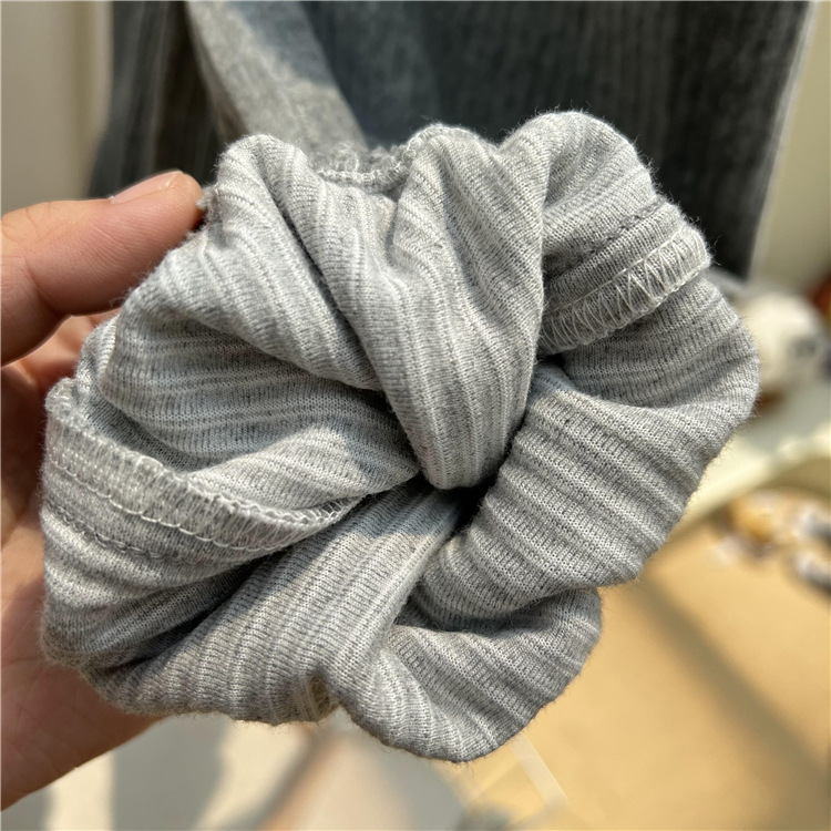 2024 Korean Autumn Children's Solid Color Light Core Plush for Boys and Girls Loose Feet Tights, Long Pants, Sports_voghion.com