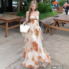 女性用チューブトップドレス、夏のライトラグジュアリー、ハイエンドのフリル花柄スカート、セクシーなバックレスホリデースタイルのロングスカート