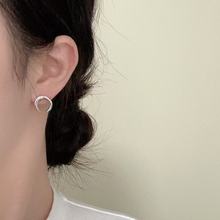新款甜酷月牙耳钉女小众设计韩版ins风清冷简约百搭时尚气质耳饰