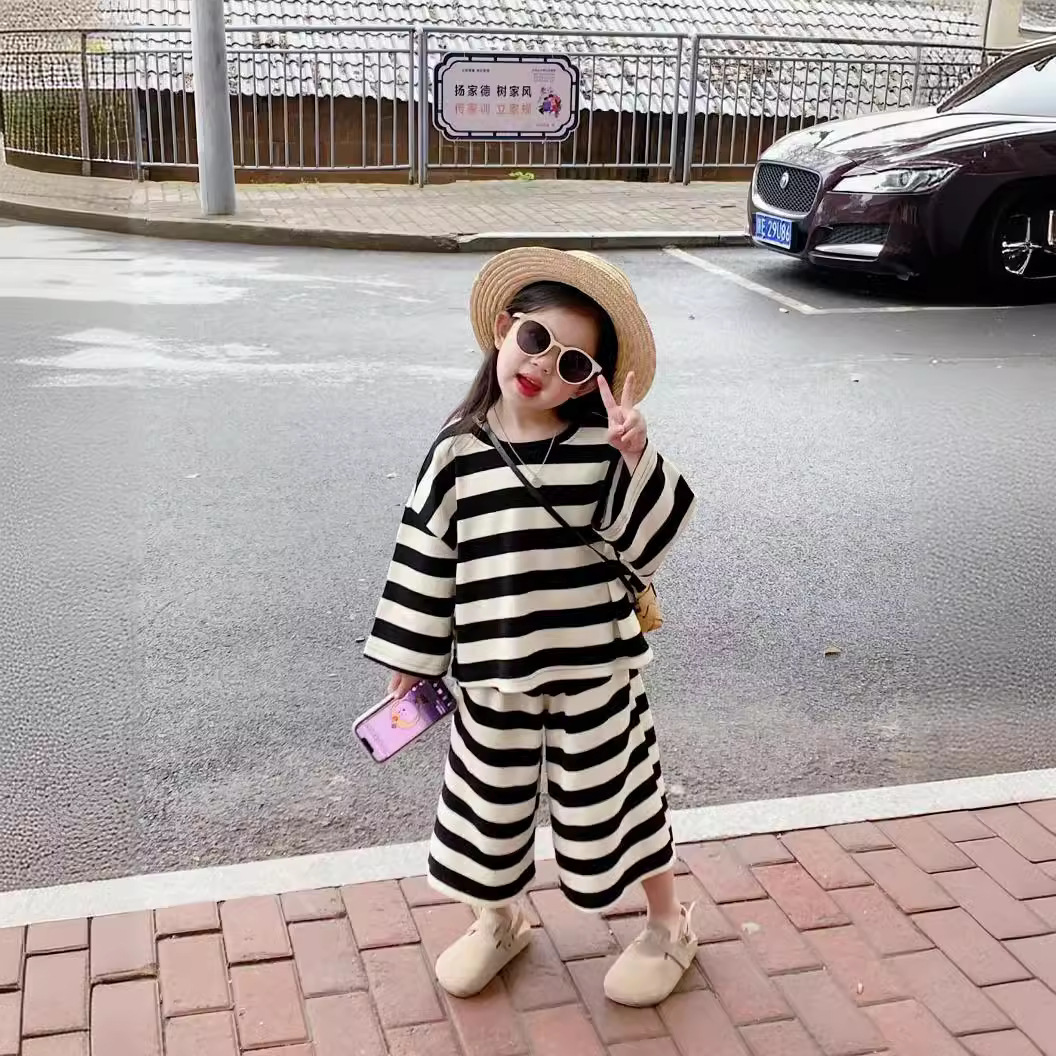 Korean version of children's clothing for girls in spring autumn, with double-sided pearl stripes wide legs. Versatile_voghion.com