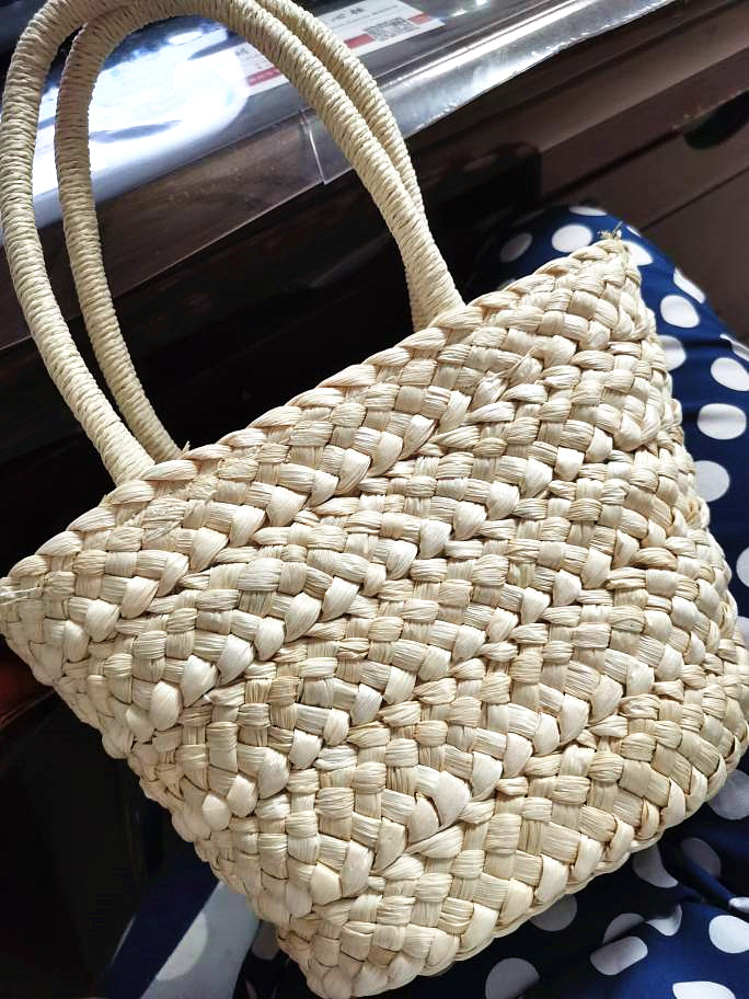 Small Straw Solid Color Vacation Weave Cylindrical Open Straw Bag display picture 2