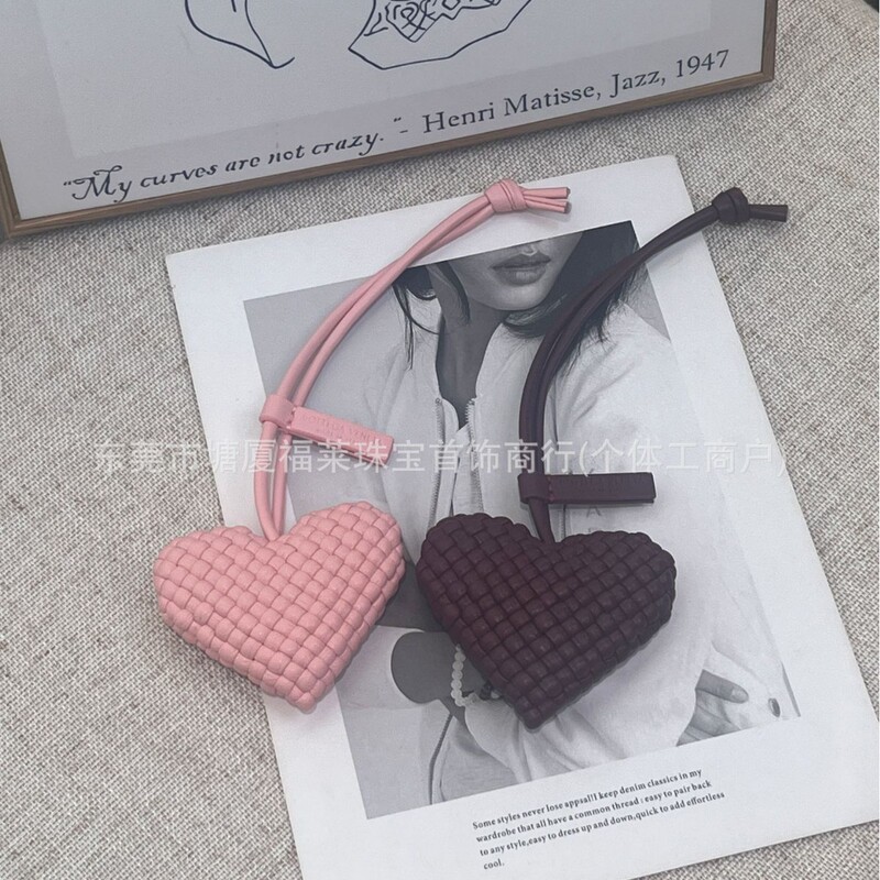 Bv Bottega Veneta Handmade Woven Bag Pendant Red Heart Bag Charm Trendy Fashion Niche Keychain in Stock