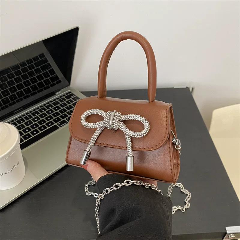 Small chain with bow, one-shoulder bag, shoulder bag, 2023 collection