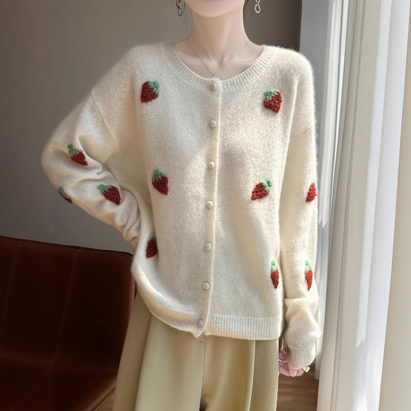 Cloud Touch ~ 25 Years Autumn and Winter New Sweet Style Silk Cashmere Round Neck Knitted Cardigan Long-Sleeved Strawberry Top Cloud Touch ~ 25 Years Autumn and Winter New Sweet Style Silk Cashmere Round Neck Knitted Cardigan Long-Sleeved Strawberry Top